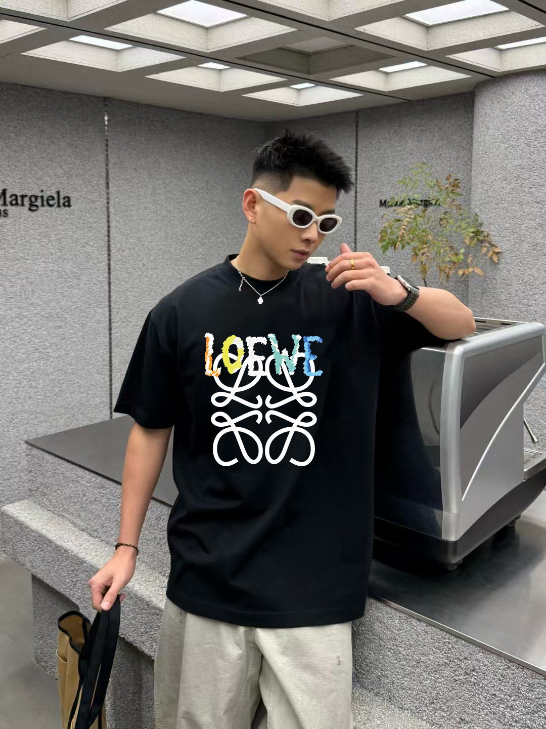 Loew*2025秋季新款 个性字母logo印花 定制面料300g 短袖t恤 男女同款尺码：S M L 