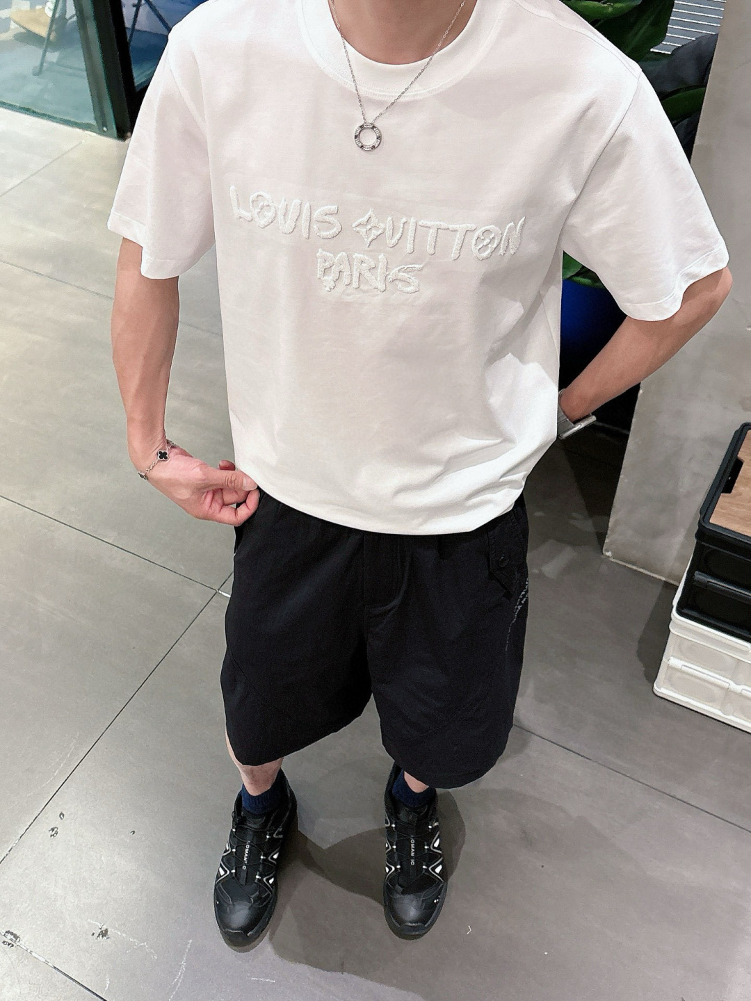 驴家短袖系列季度：2025春夏颜色：黑色 白色 铁灰尺码: m-5xL版型：微阔版型克重：160克重 成