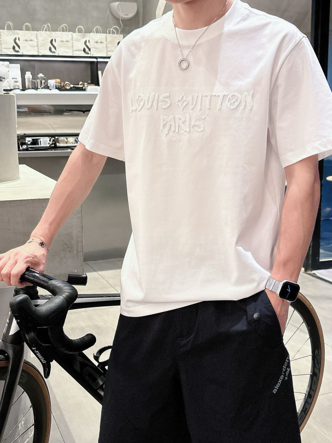 驴家短袖系列季度：2025春夏颜色：黑色 白色 铁灰尺码: m-5xL版型：微阔版型克重：160克重 成