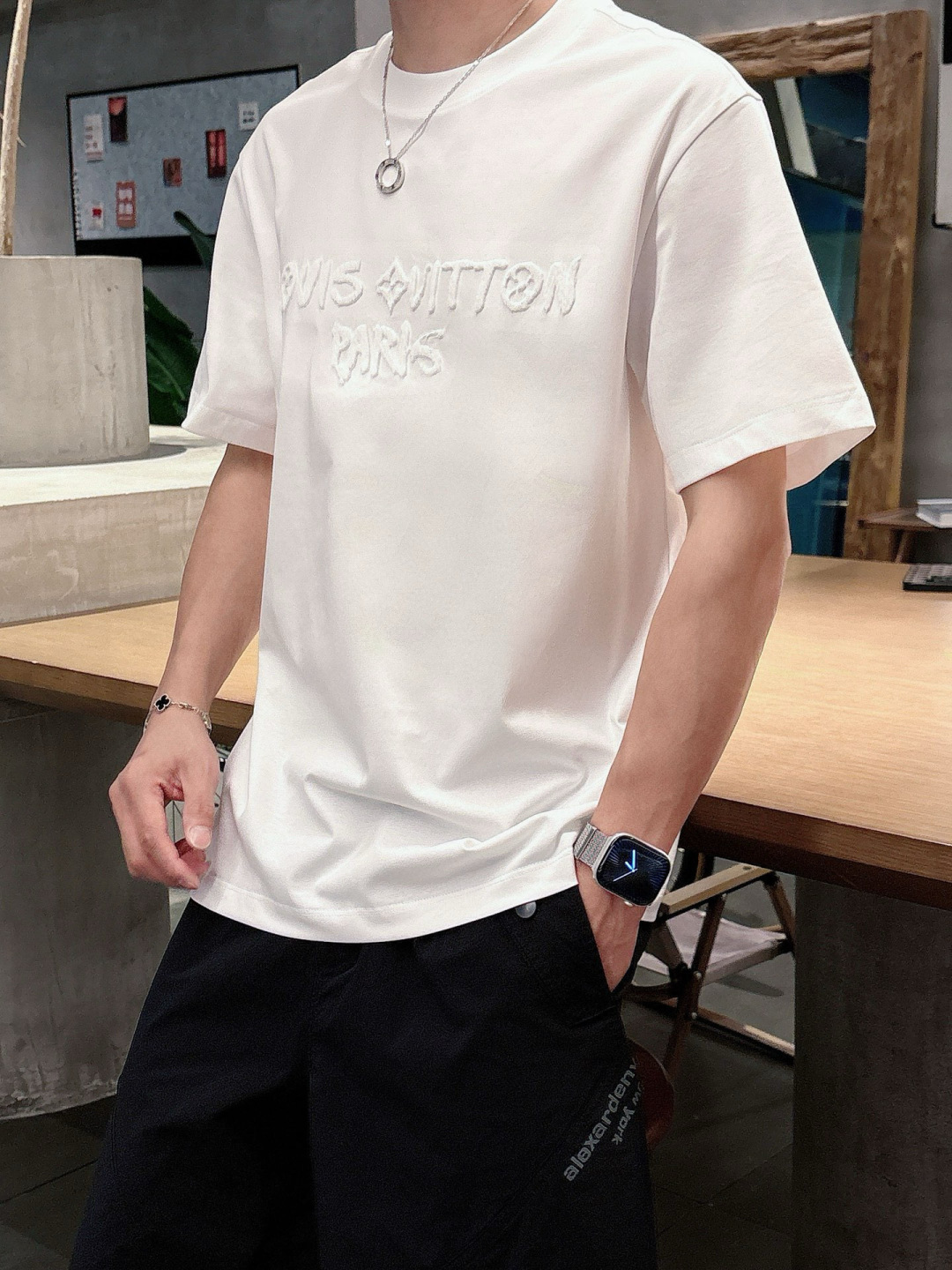 驴家短袖系列季度：2025春夏颜色：黑色 白色 铁灰尺码: m-5xL版型：微阔版型克重：160克重 成