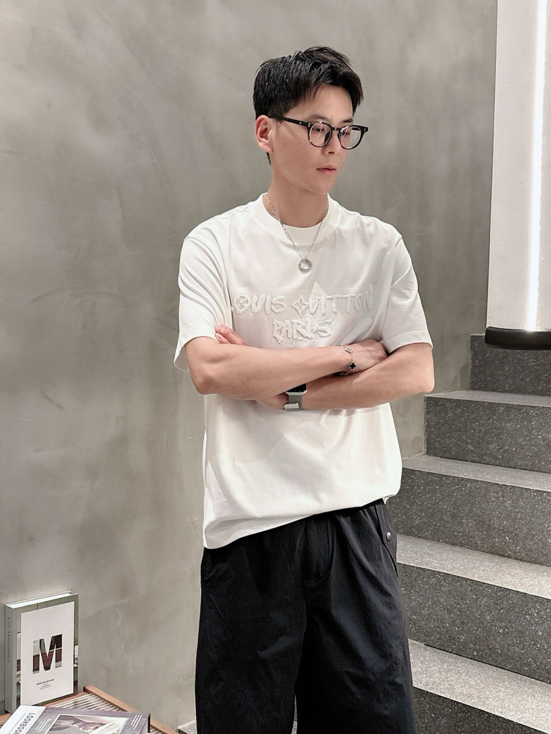 驴家短袖系列季度：2025春夏颜色：黑色 白色 铁灰尺码: m-5xL版型：微阔版型克重：160克重 成