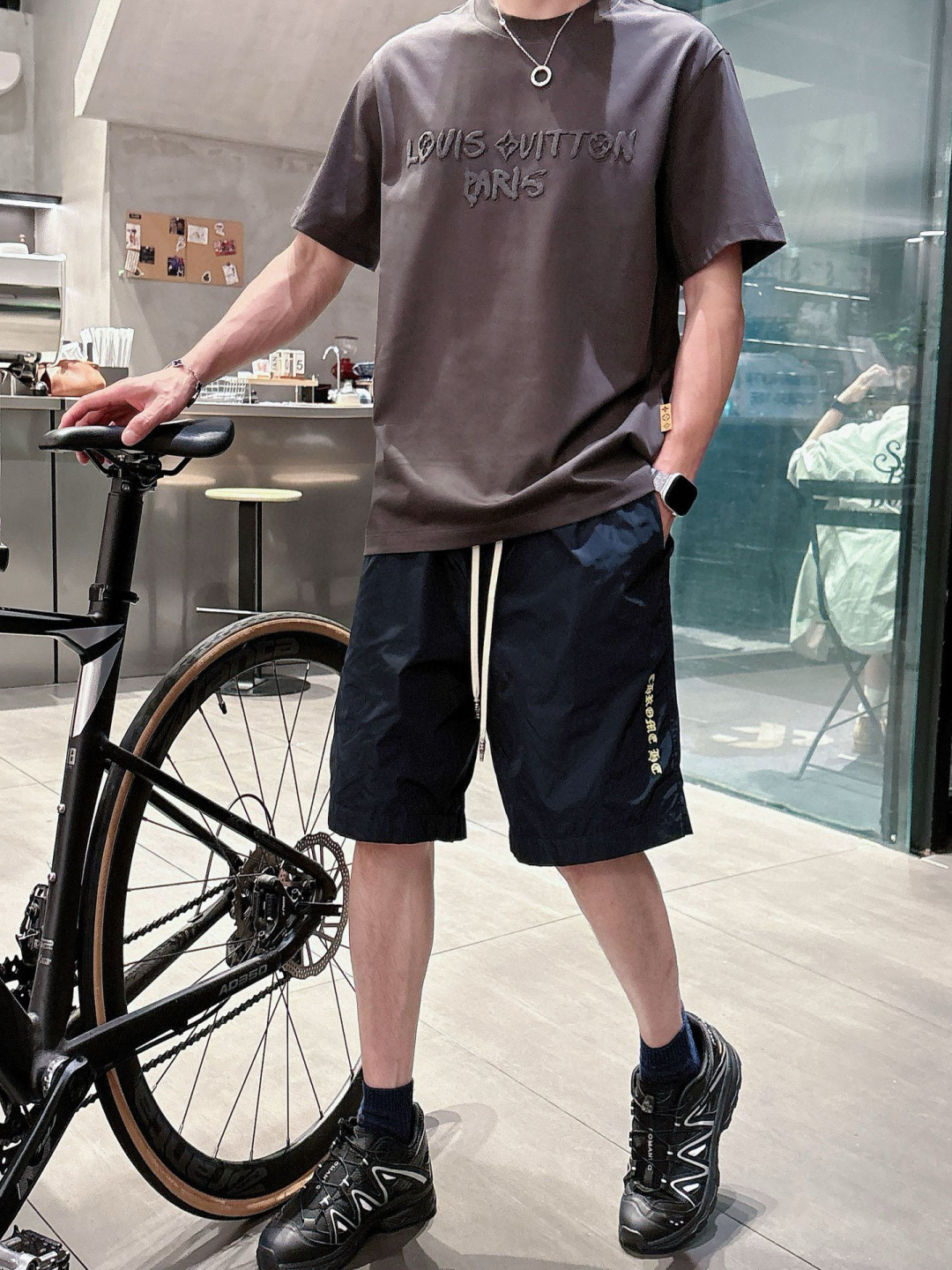 驴家短袖系列季度：2025春夏颜色：黑色 白色 铁灰尺码: m-5xL版型：微阔版型克重：160克重 成