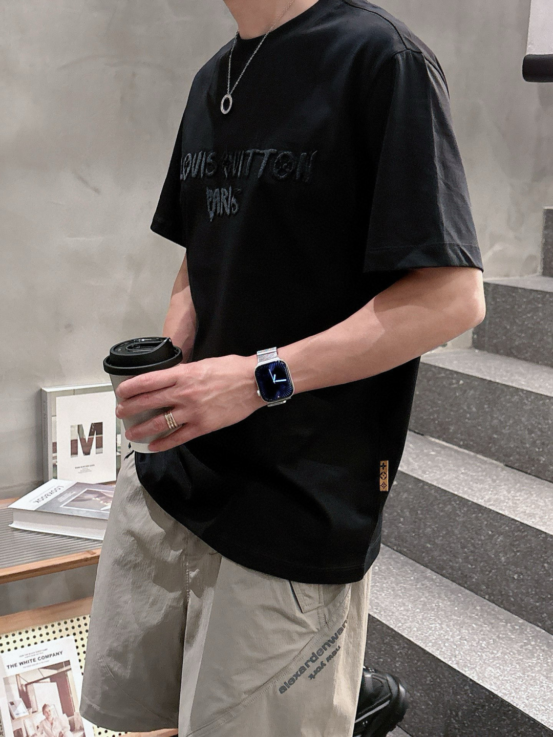 驴家短袖系列季度：2025春夏颜色：黑色 白色 铁灰尺码: m-5xL版型：微阔版型克重：160克重 成