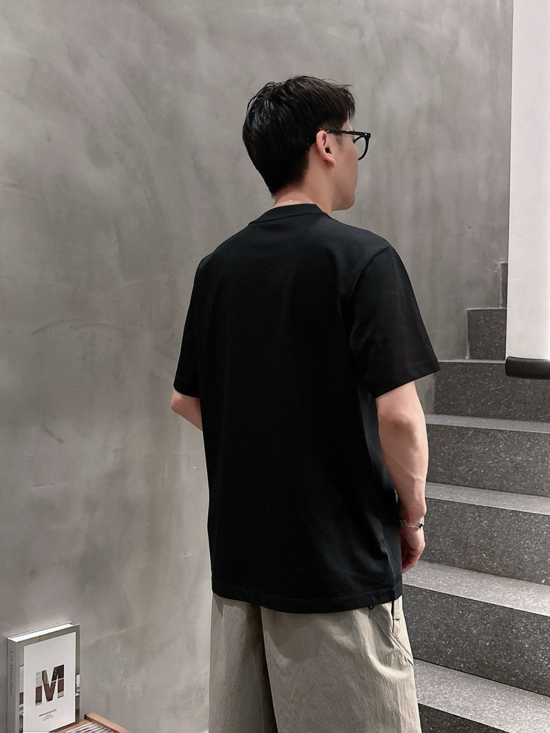 驴家短袖系列季度：2025春夏颜色：黑色 白色 铁灰尺码: m-5xL版型：微阔版型克重：160克重 成