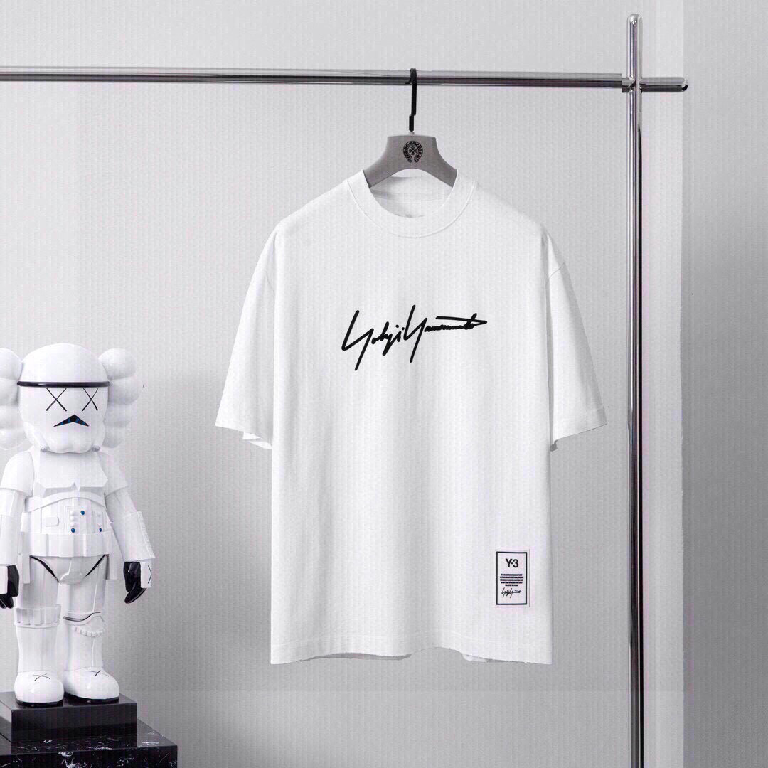 品牌：Y3季度：2025春夏颜色：黑色 白色尺码：S～XL版型：微阔大落肩版 短袖T重量：245克重 3