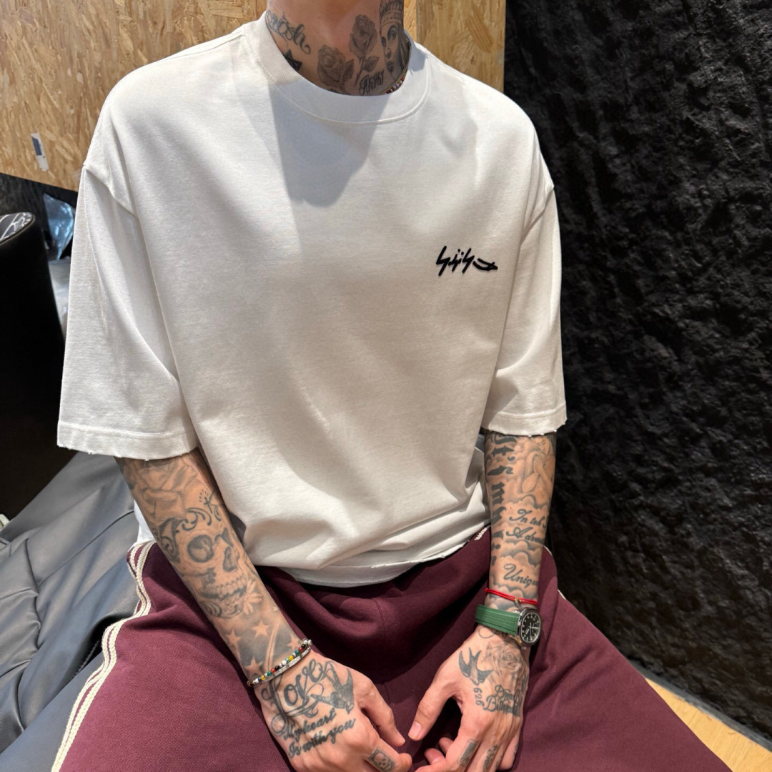 新款🌟Y-3，新款T恤，面料采用顶级原版精梳棉洗水面料，立体印花图案设计，时尚潮流，顶级的做工，高端品质