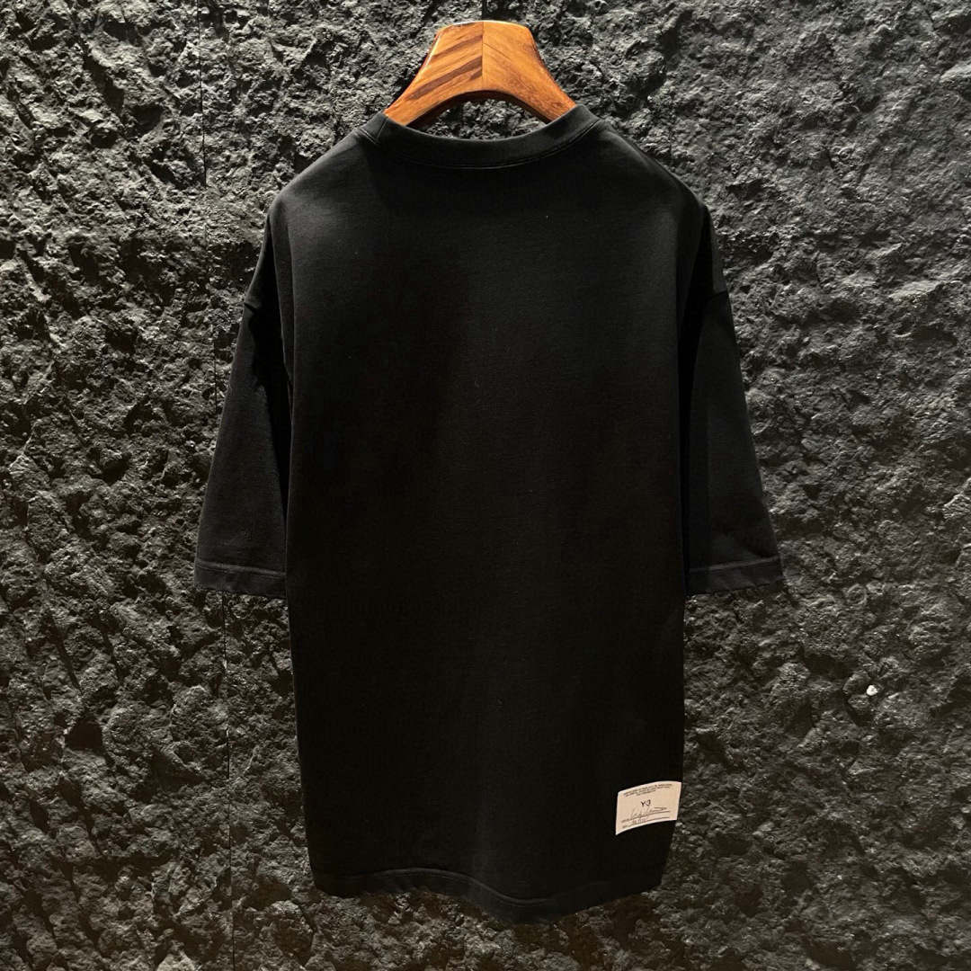 新款🌟Y-3，新款T恤，面料采用顶级原版精梳棉洗水面料，立体印花图案设计，时尚潮流，顶级的做工，高端品质