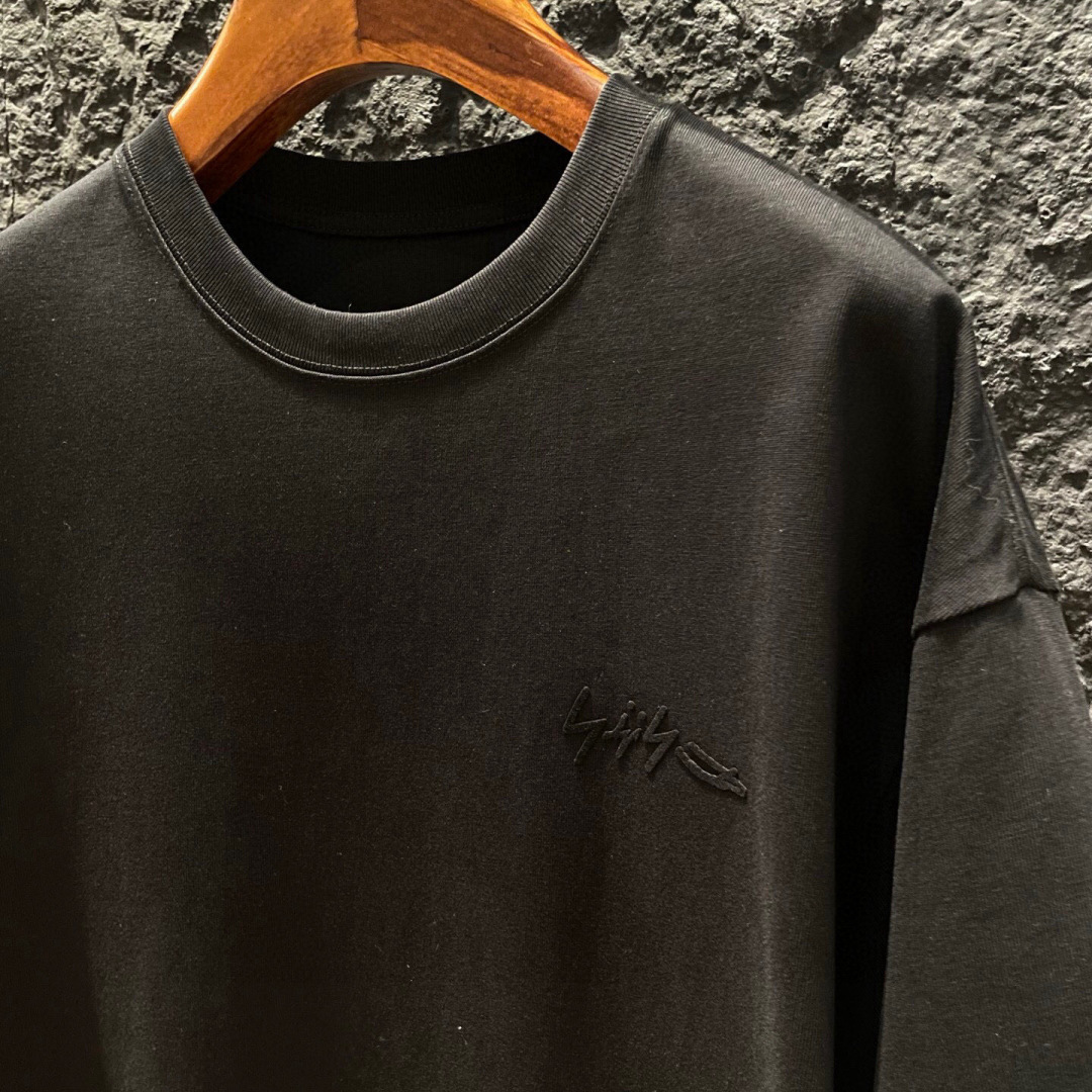 新款🌟Y-3，新款T恤，面料采用顶级原版精梳棉洗水面料，立体印花图案设计，时尚潮流，顶级的做工，高端品质