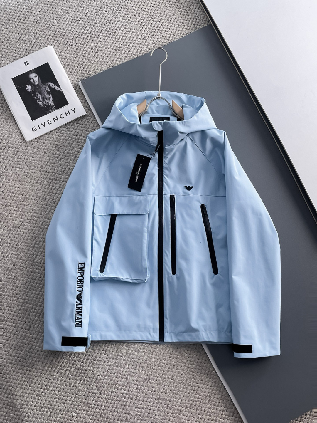 阿玛尼 官网同款，提前发售！2025新款男士夹克外套，原单三标齐全高端版本！带隐藏帽，专柜定制面料 透气