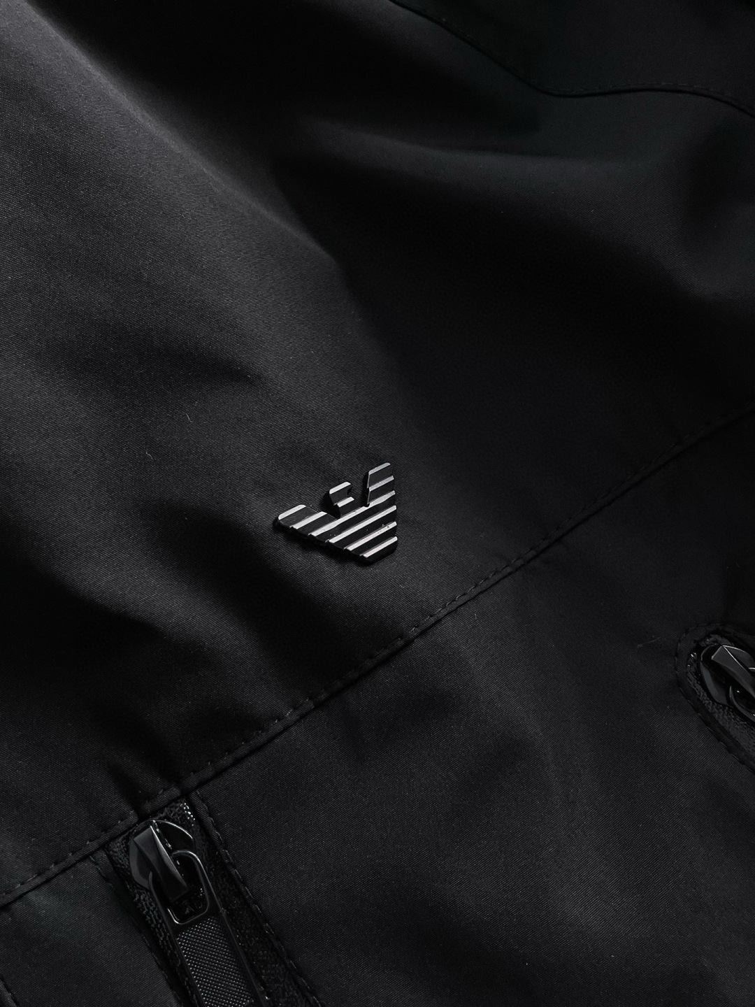 阿玛尼 官网同款，提前发售！2025新款男士夹克外套，原单三标齐全高端版本！带隐藏帽，专柜定制面料 透气