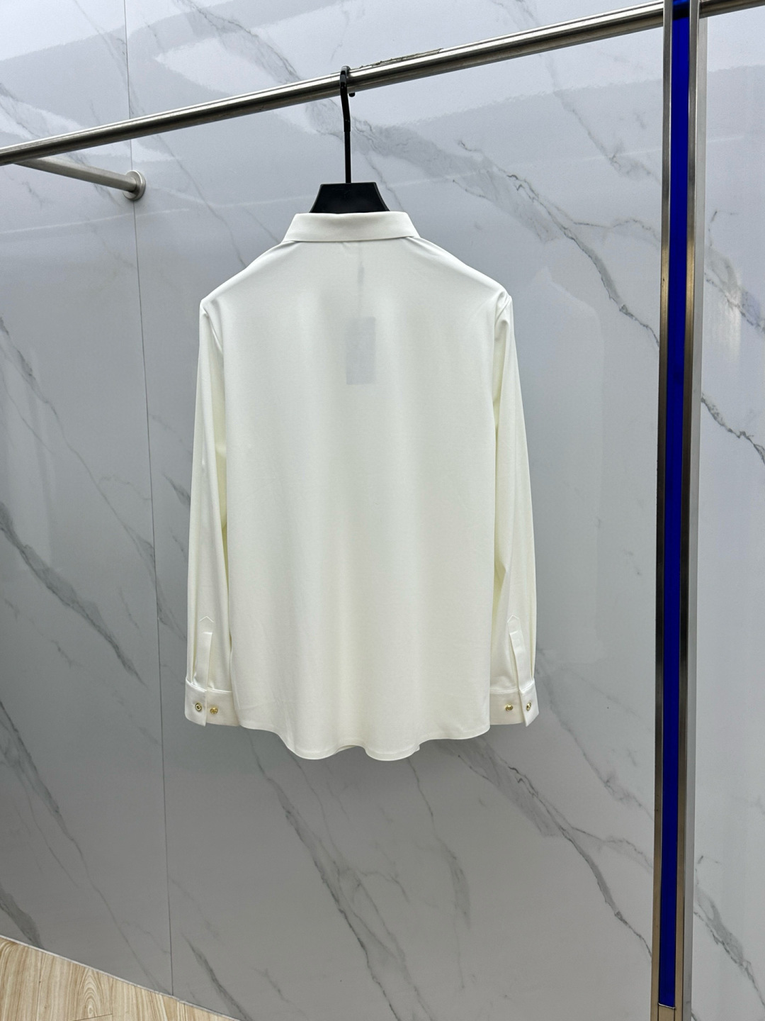 🆕Prada普拉达 2025秋冬新品发布⌚️🔥潮品休闲衬衫，定义高端产品 3D立体制版、贴身舒适，欧洲标