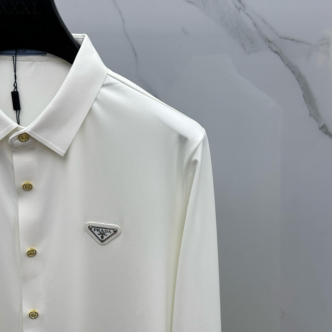 🆕Prada普拉达 2025秋冬新品发布⌚️🔥潮品休闲衬衫，定义高端产品 3D立体制版、贴身舒适，欧洲标