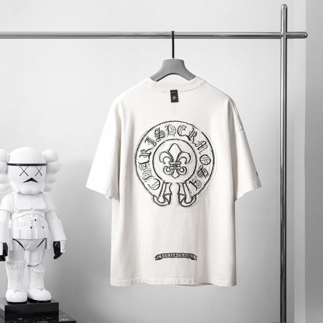 品牌：CH克家季度：2025秋冬颜色：黑色 冷卡其 灰色尺码：S-XXL版型：宽松版 短袖T重量：390