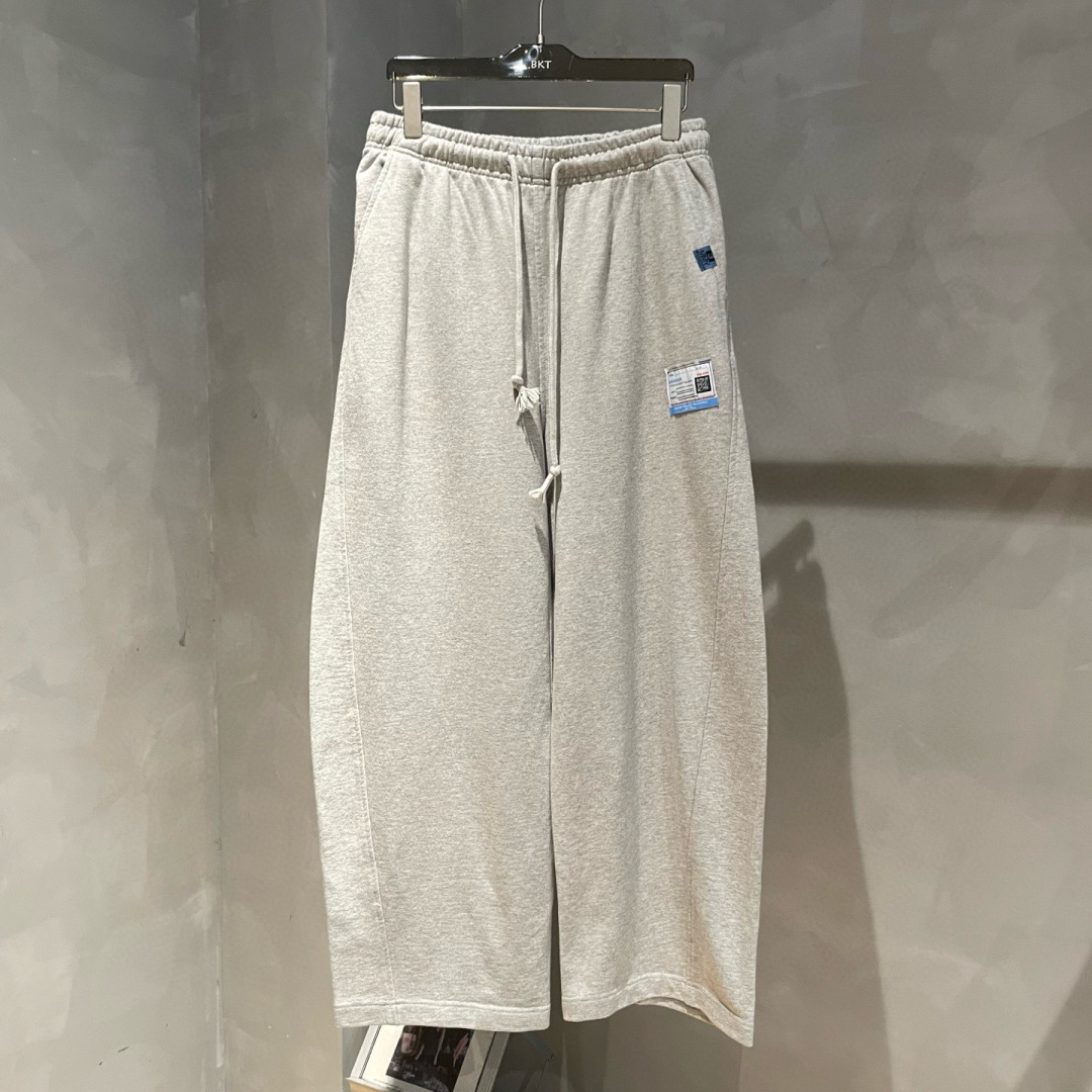 YMM🌟秋冬新款休闲裤🆕采用480克毛圈底面料，具有质感，松紧腰带设计，超级时尚洋气！码数：M-2XL 