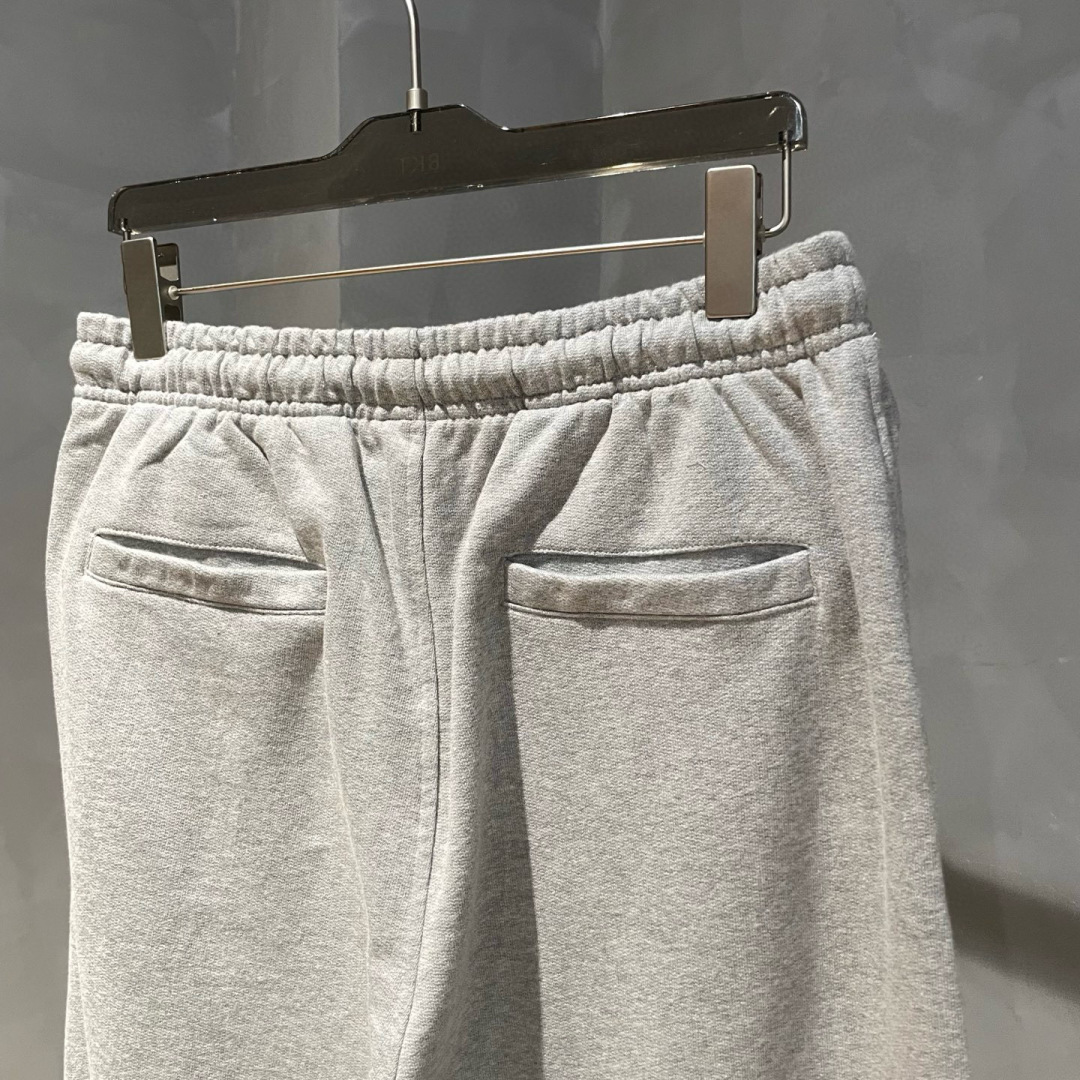 YMM🌟秋冬新款休闲裤🆕采用480克毛圈底面料，具有质感，松紧腰带设计，超级时尚洋气！码数：M-2XL 