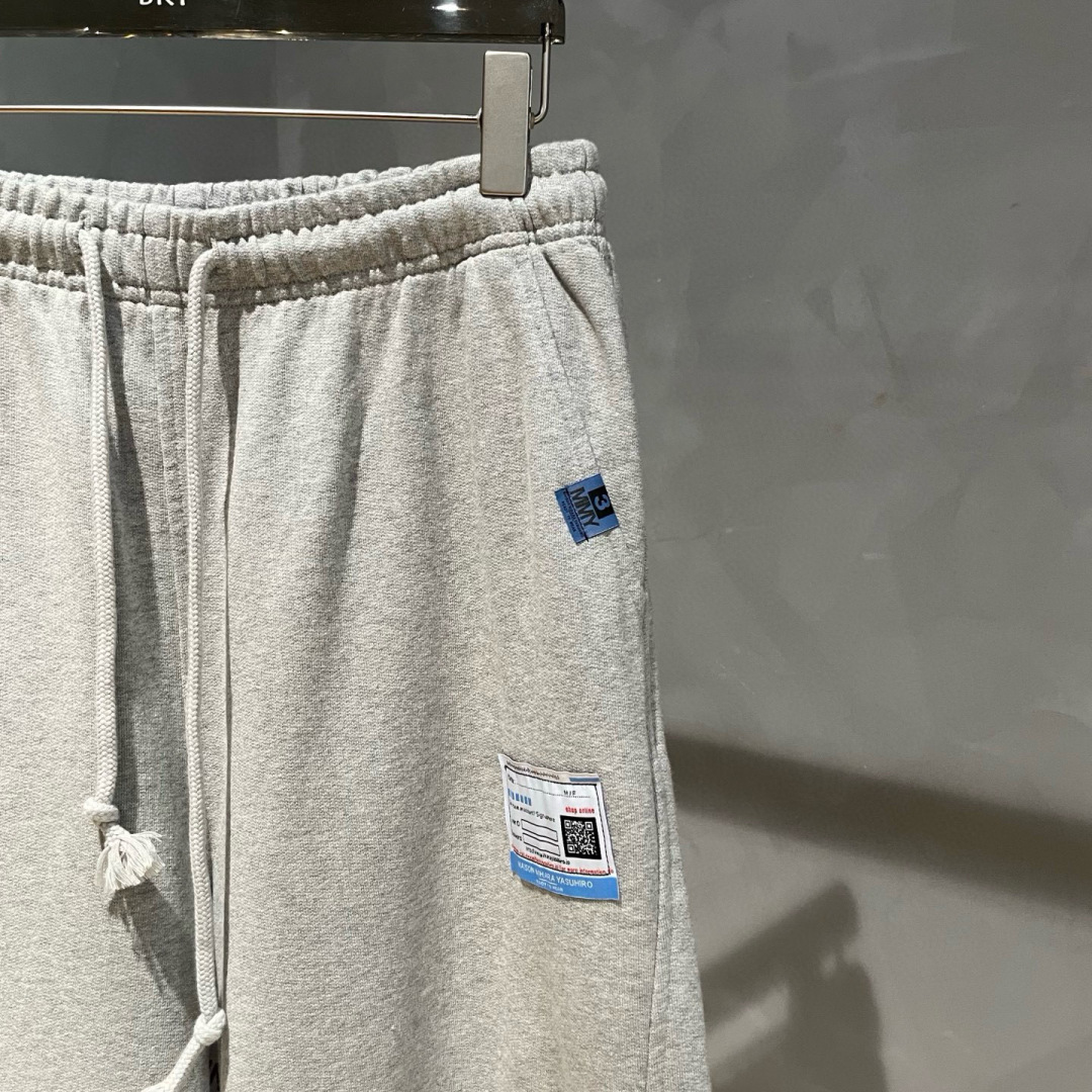 YMM🌟秋冬新款休闲裤🆕采用480克毛圈底面料，具有质感，松紧腰带设计，超级时尚洋气！码数：M-2XL 