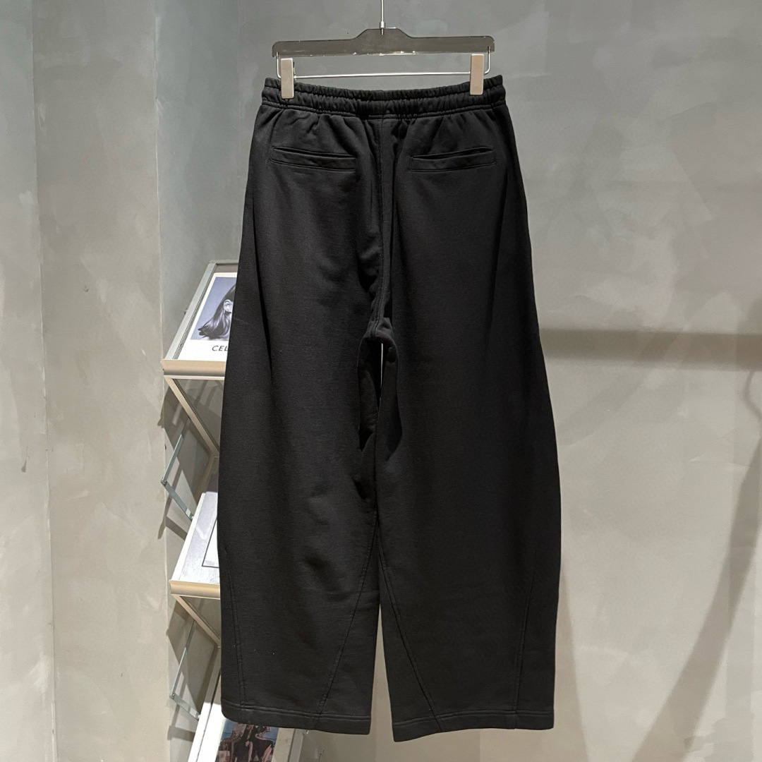 YMM🌟秋冬新款休闲裤🆕采用480克毛圈底面料，具有质感，松紧腰带设计，超级时尚洋气！码数：M-2XL 