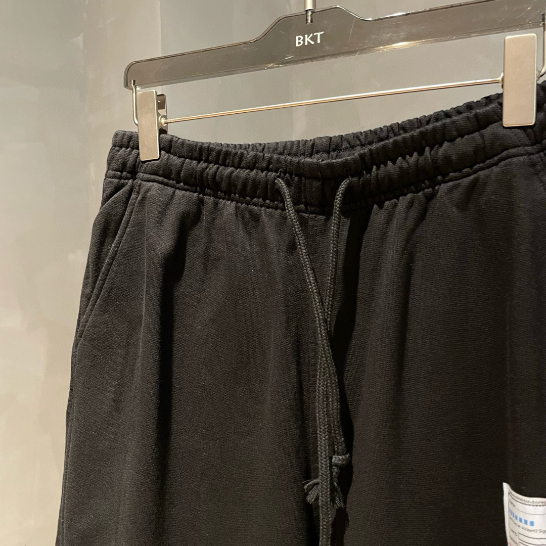 YMM🌟秋冬新款休闲裤🆕采用480克毛圈底面料，具有质感，松紧腰带设计，超级时尚洋气！码数：M-2XL 