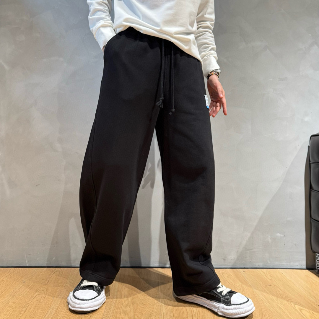 YMM🌟秋冬新款休闲裤🆕采用480克毛圈底面料，具有质感，松紧腰带设计，超级时尚洋气！码数：M-2XL 