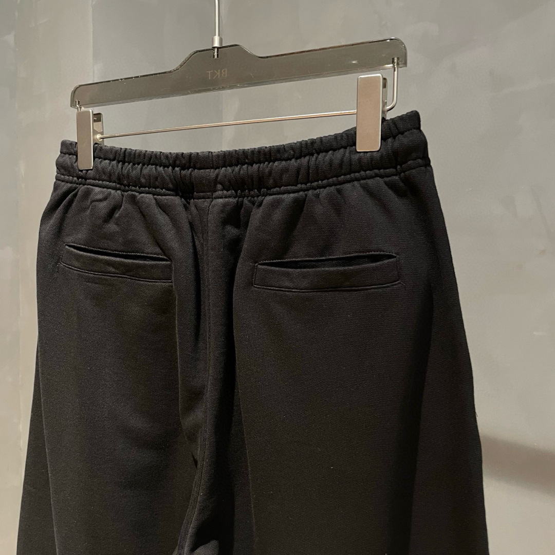 YMM🌟秋冬新款休闲裤🆕采用480克毛圈底面料，具有质感，松紧腰带设计，超级时尚洋气！码数：M-2XL 