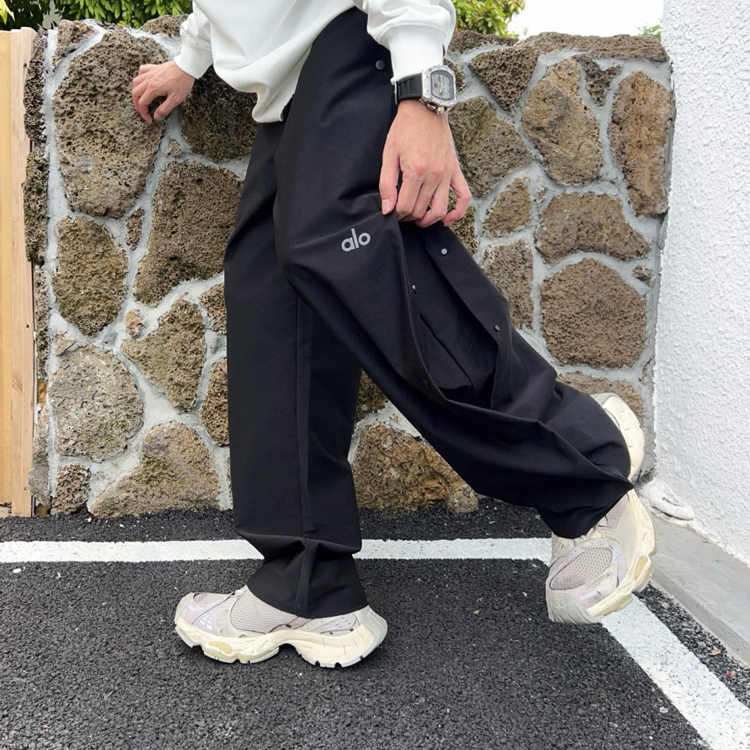 ALO 新款秋季裤子🆕颜色：黑，杏码数：M-3XL款号：5217