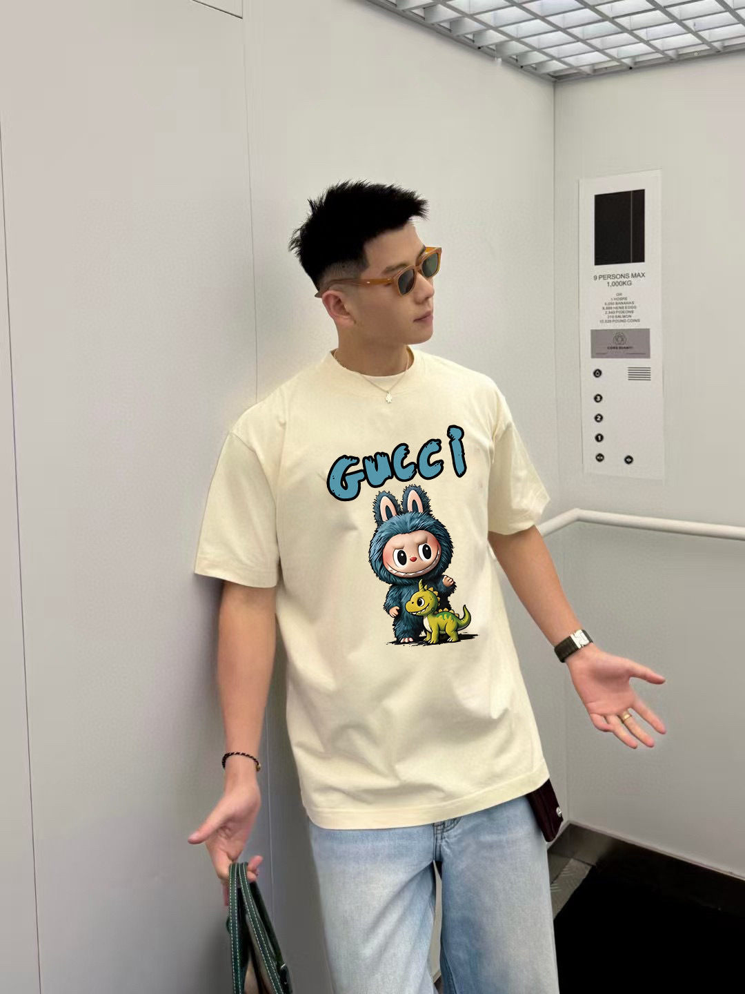 GUCC*2025秋季新款 个性字母logo印花 定制面料300g  短袖T恤  男女同款颜色：黑色 杏