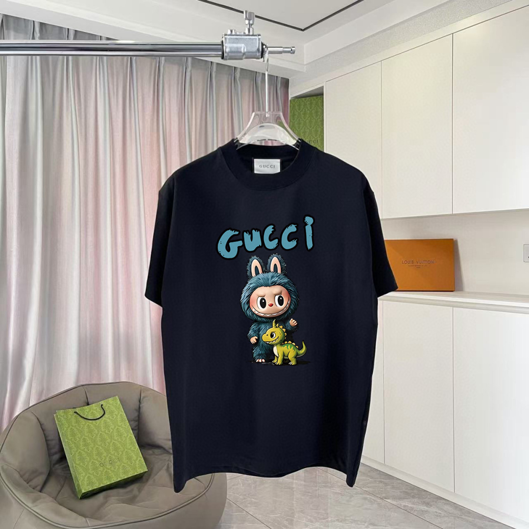 GUCC*2025秋季新款 个性字母logo印花 定制面料300g  短袖T恤  男女同款颜色：黑色 杏