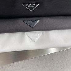 PRAD 2025春夏短袖系列尺码: m-5xL版型:微阔版型克重:220克重 兰精莫代尔面料成份 PRAD 2025春夏短袖系列尺码: m-5xL版型:微阔版型克重:220克重 兰精莫代尔面料成份