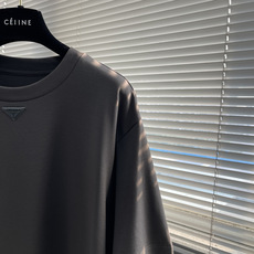 PRAD 2025春夏短袖系列尺码: m-5xL版型:微阔版型克重:220克重 兰精莫代尔面料成份 PRAD 2025春夏短袖系列尺码: m-5xL版型:微阔版型克重:220克重 兰精莫代尔面料成份
