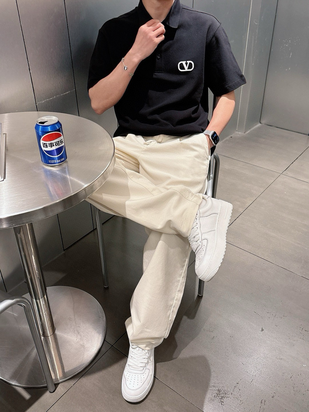 VLTN   2025春夏系列翻领T恤尺码：M-3XL 微阔版型P.S：385克重棉四角珠地面料，面料布