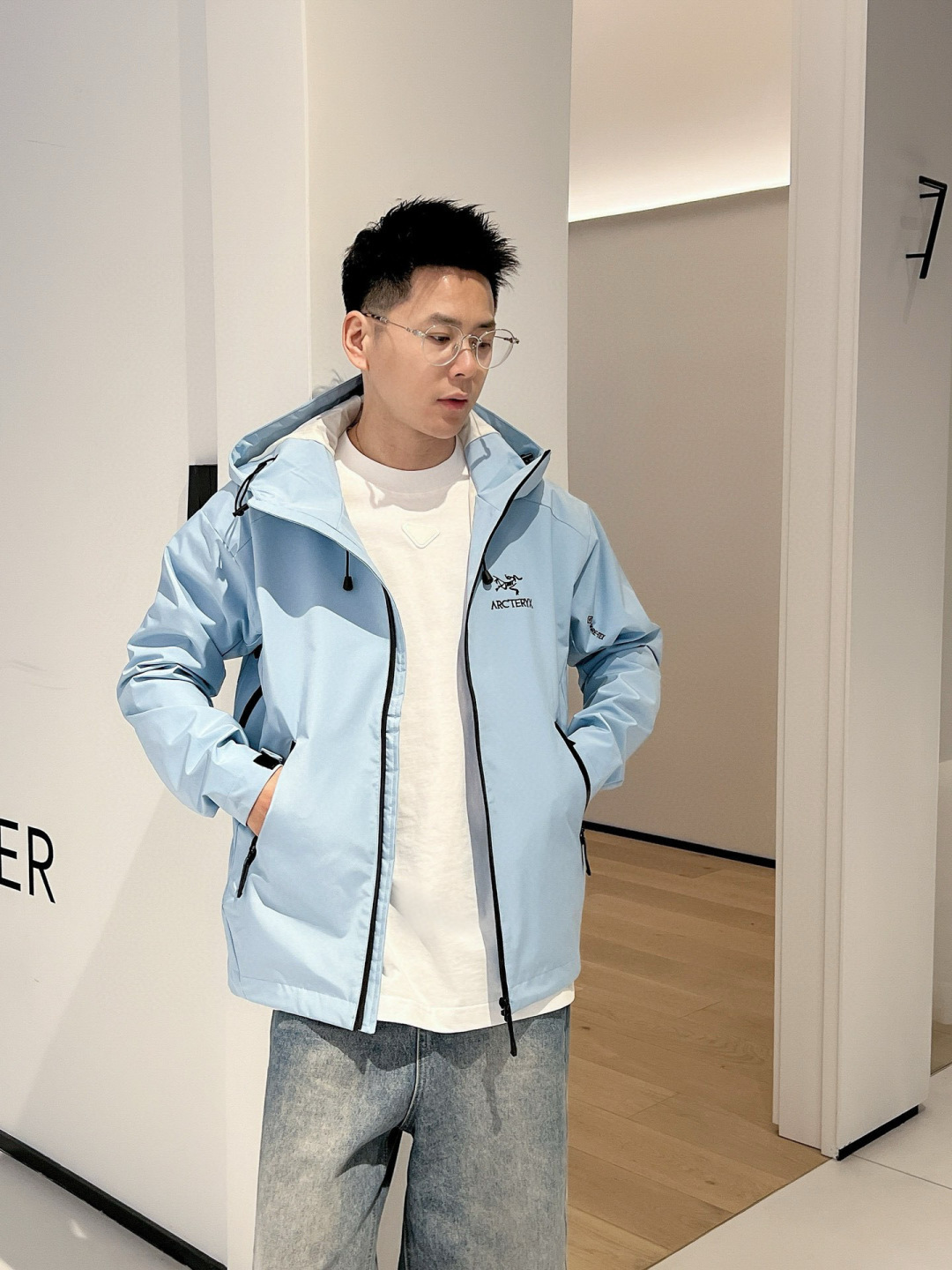 始祖鸟 2025秋季新款夹克外套，秀场新品‼品相非常完美，舒适保暖，三标齐全色泽饱满诱人，非常出彩的设计