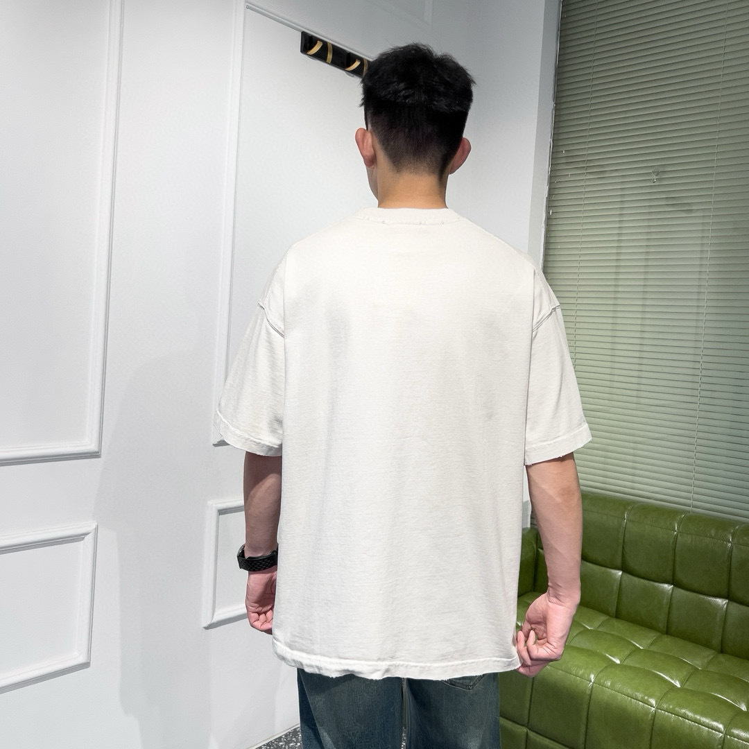 品牌：WANG季度：2025秋冬颜色：黑色 冷卡其 咖色尺码：S-XXL版型：宽松版 短袖T重量：390