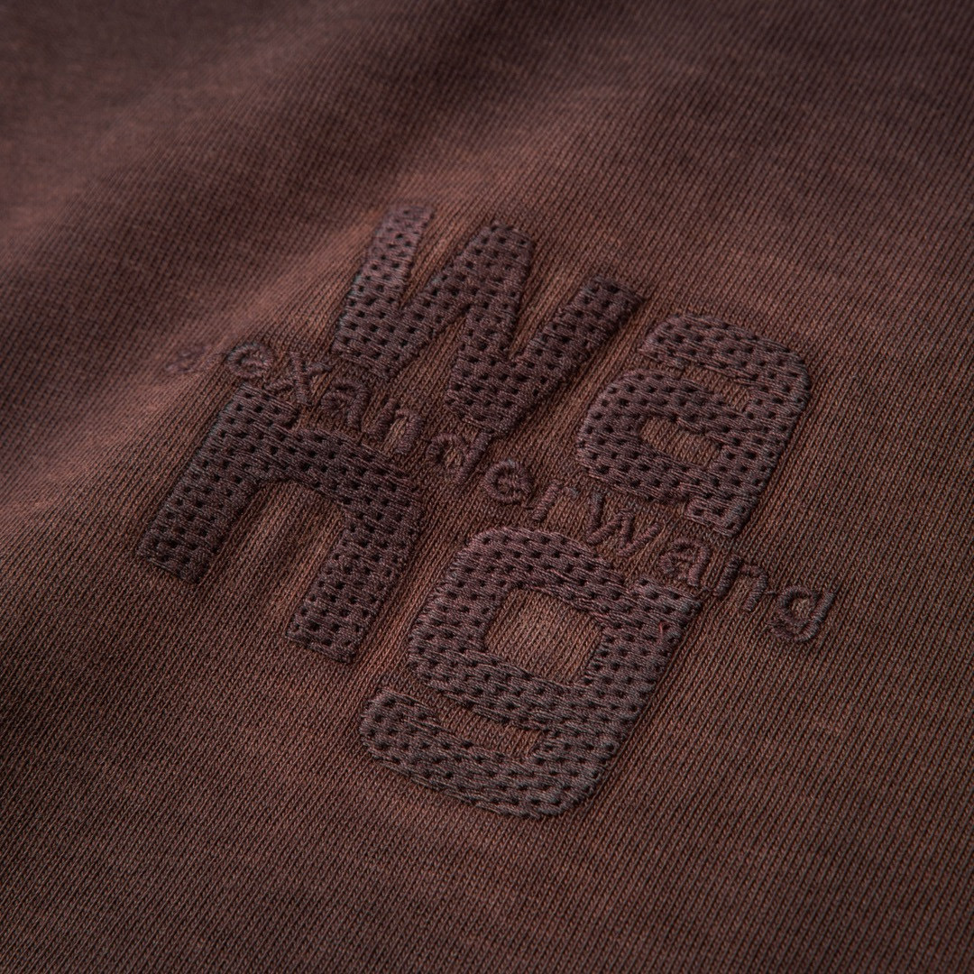 品牌：WANG季度：2025秋冬颜色：黑色 冷卡其 咖色尺码：S-XXL版型：宽松版 短袖T重量：390