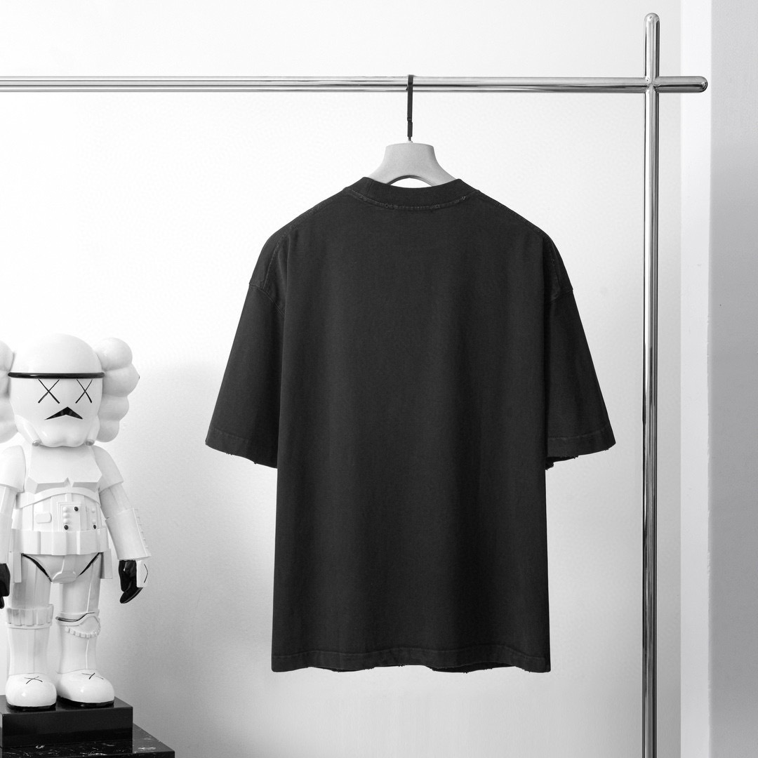 品牌：WANG季度：2025秋冬颜色：黑色 冷卡其 咖色尺码：S-XXL版型：宽松版 短袖T重量：390