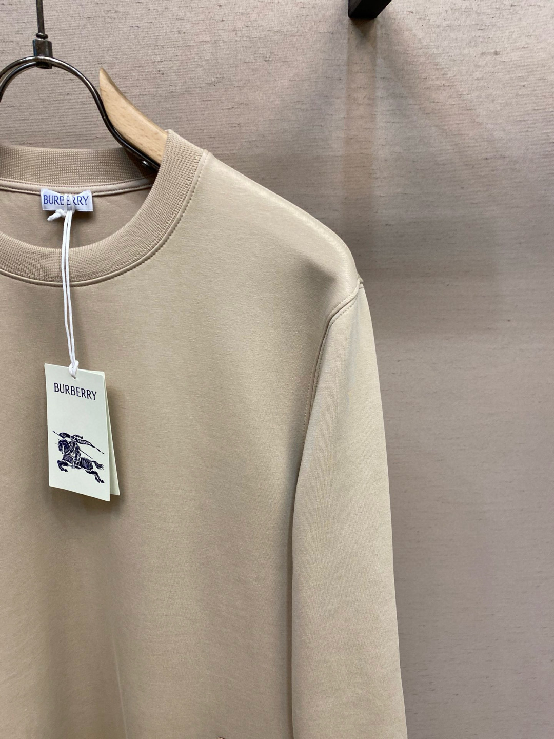 BBR，25秋冬新季新品到货 设计圆领卫衣 品质高新质感液氨空气棉 亲肤软滑 新元素专柜官网热推产品 顶