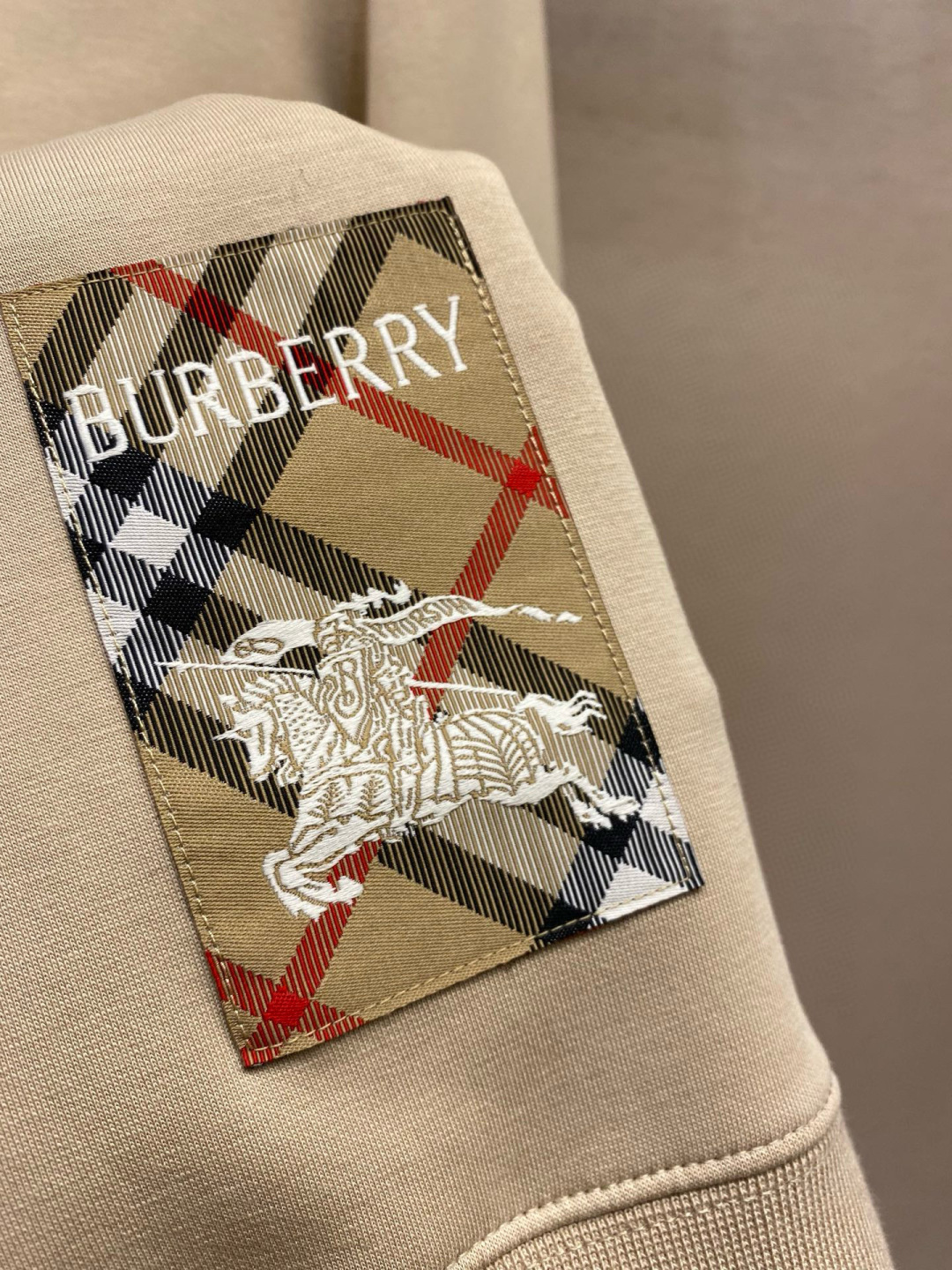 BBR，25秋冬新季新品到货 设计圆领卫衣 品质高新质感液氨空气棉 亲肤软滑 新元素专柜官网热推产品 顶