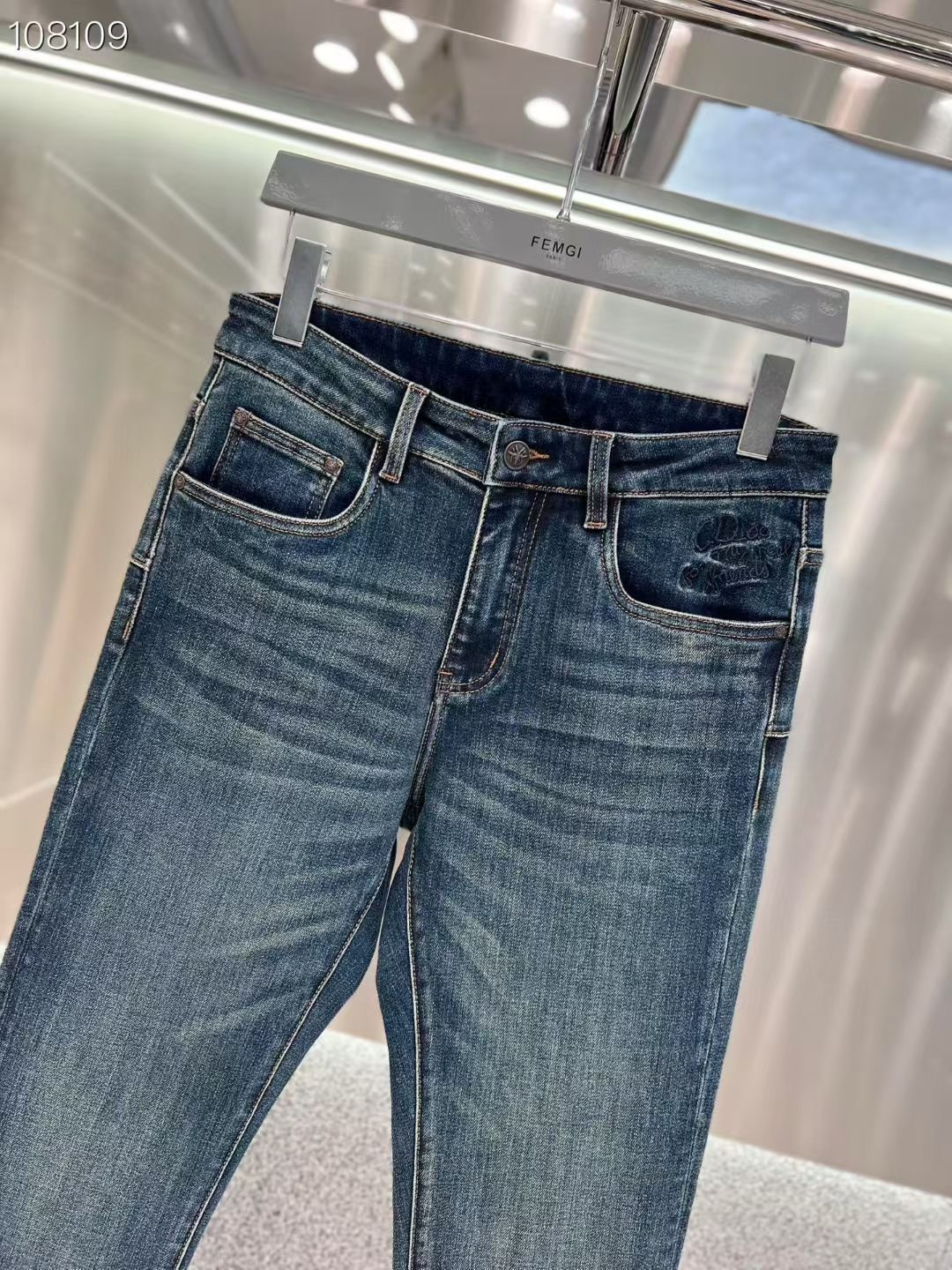 D家𝟐𝟎𝟐𝟓秋冬上新高订欧货牛仔 现货供应 高端精梳棉面料𝟏𝟓𝟖𝟗# 兰牛 码数: 𝟐𝟗-𝟑𝟖