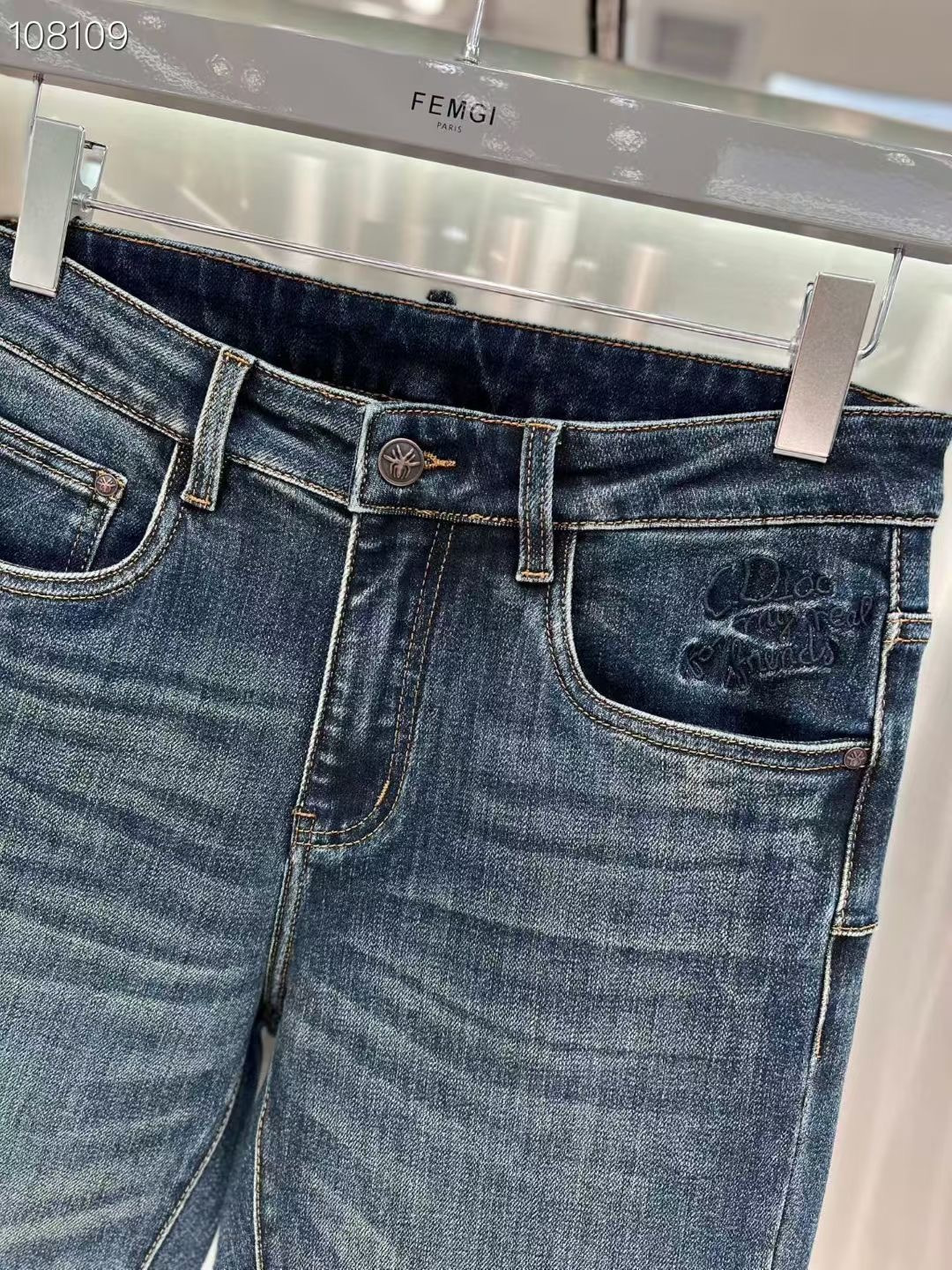 D家𝟐𝟎𝟐𝟓秋冬上新高订欧货牛仔 现货供应 高端精梳棉面料𝟏𝟓𝟖𝟗# 兰牛 码数: 𝟐𝟗-𝟑𝟖