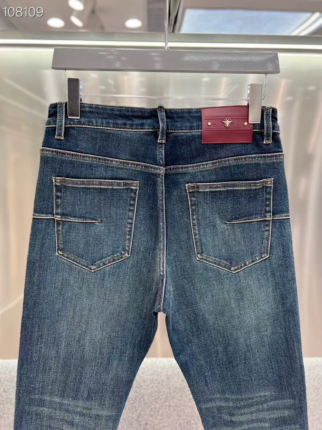 D家𝟐𝟎𝟐𝟓秋冬上新高订欧货牛仔 现货供应 高端精梳棉面料𝟏𝟓𝟖𝟗# 兰牛 码数: 𝟐𝟗-𝟑𝟖