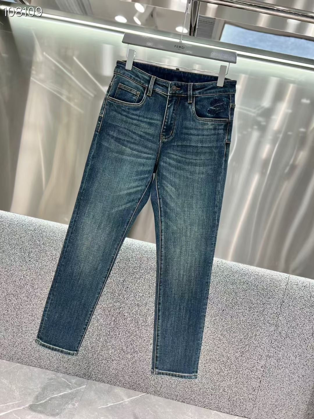 D家𝟐𝟎𝟐𝟓秋冬上新高订欧货牛仔 现货供应 高端精梳棉面料𝟏𝟓𝟖𝟗# 兰牛 码数: 𝟐𝟗-𝟑𝟖