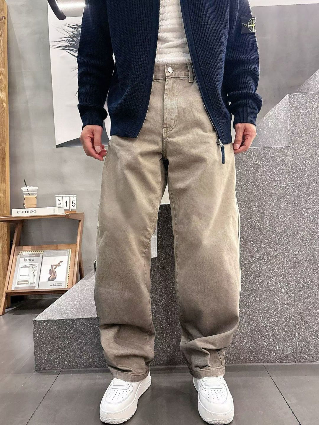 【秋冬新款】CD极简风格，万里挑一，顶级舒弹纶直筒宽松牛仔裤棉料…..25款秋冬款立体裁剪牛仔裤…经过多
