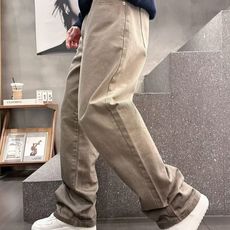 【秋冬新款】CD极简风格,万里挑一,顶级舒弹纶直筒宽松牛仔裤棉料…..25款秋冬款立体裁剪牛仔裤…经过多 【秋冬新款】CD极简风格,万里挑一,顶级舒弹纶直筒宽松牛仔裤棉料…..25款秋冬款立体裁剪牛仔裤…经过多