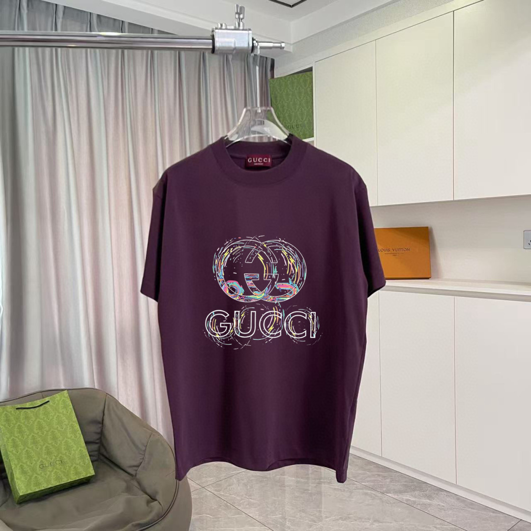 GUCC*2025秋季新款 个性字母logo印花 定制面料300g  短袖T恤  男女同款颜色：黑色 杏