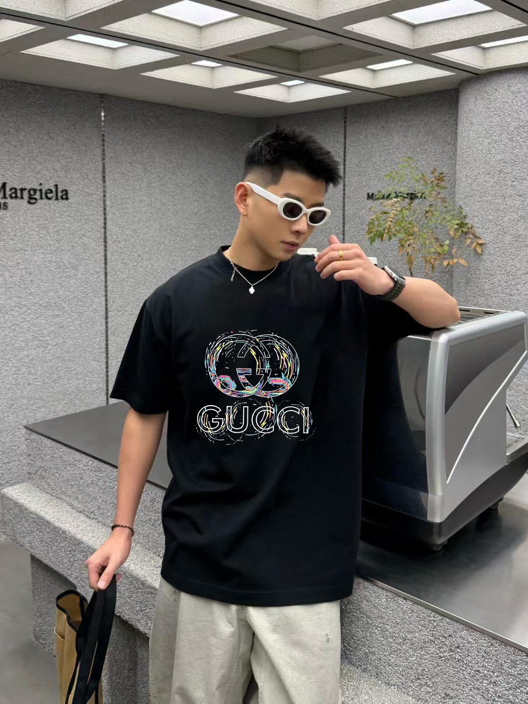 GUCC*2025秋季新款 个性字母logo印花 定制面料300g  短袖T恤  男女同款颜色：黑色 杏