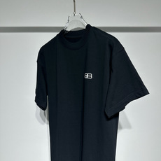 BALENCIAGA巴黎世家时尚休闲圆领短袖T恤!宽松版型纯棉材质!品牌字母logo立体印花工艺!定制面 BALENCIAGA巴黎世家时尚休闲圆领短袖T恤!宽松版型纯棉材质!品牌字母logo立体印花工艺!定制面