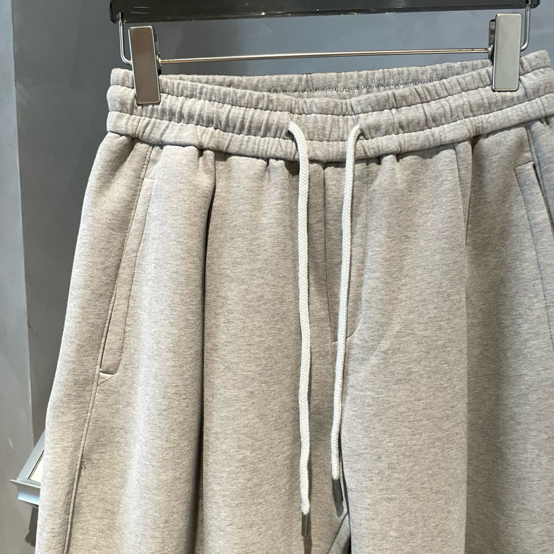 克罗心🌟秋冬新款设计感潮流直筒休闲裤🆕采用优质面料，具有质感，松紧腰带设计，超级时尚洋气！码数：S-3X