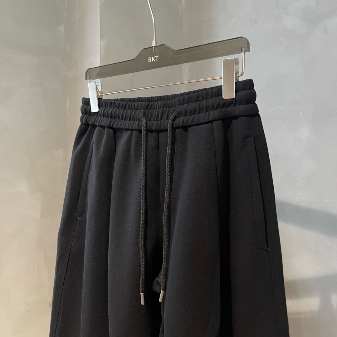 克罗心🌟秋冬新款设计感潮流直筒休闲裤🆕采用优质面料，具有质感，松紧腰带设计，超级时尚洋气！码数：S-3X