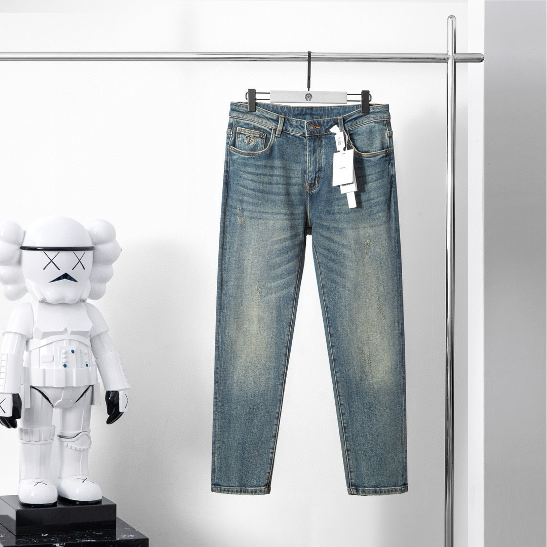 品牌：VLTN季度：2025秋冬颜色：蓝色尺码：29—36码版型：修身直脚版 牛仔裤重量：14.25安成