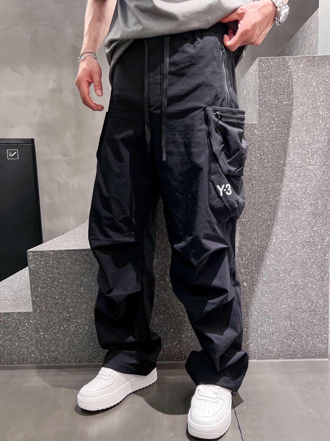 新款 Y-3，立体拉链翻盖口袋，两侧机能风大口袋，直筒工装裤，版型完美！百搭款！上身效果潮流时尚活力满满