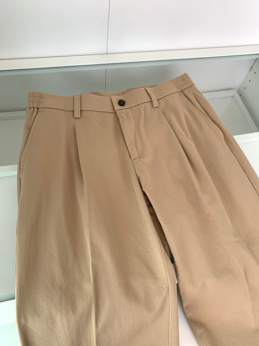 2025秋冬新款男士商务休闲直筒休闲裤最新上线的这款品味不凡的休闲裤，定制出来的面料才是这款的重点！精选